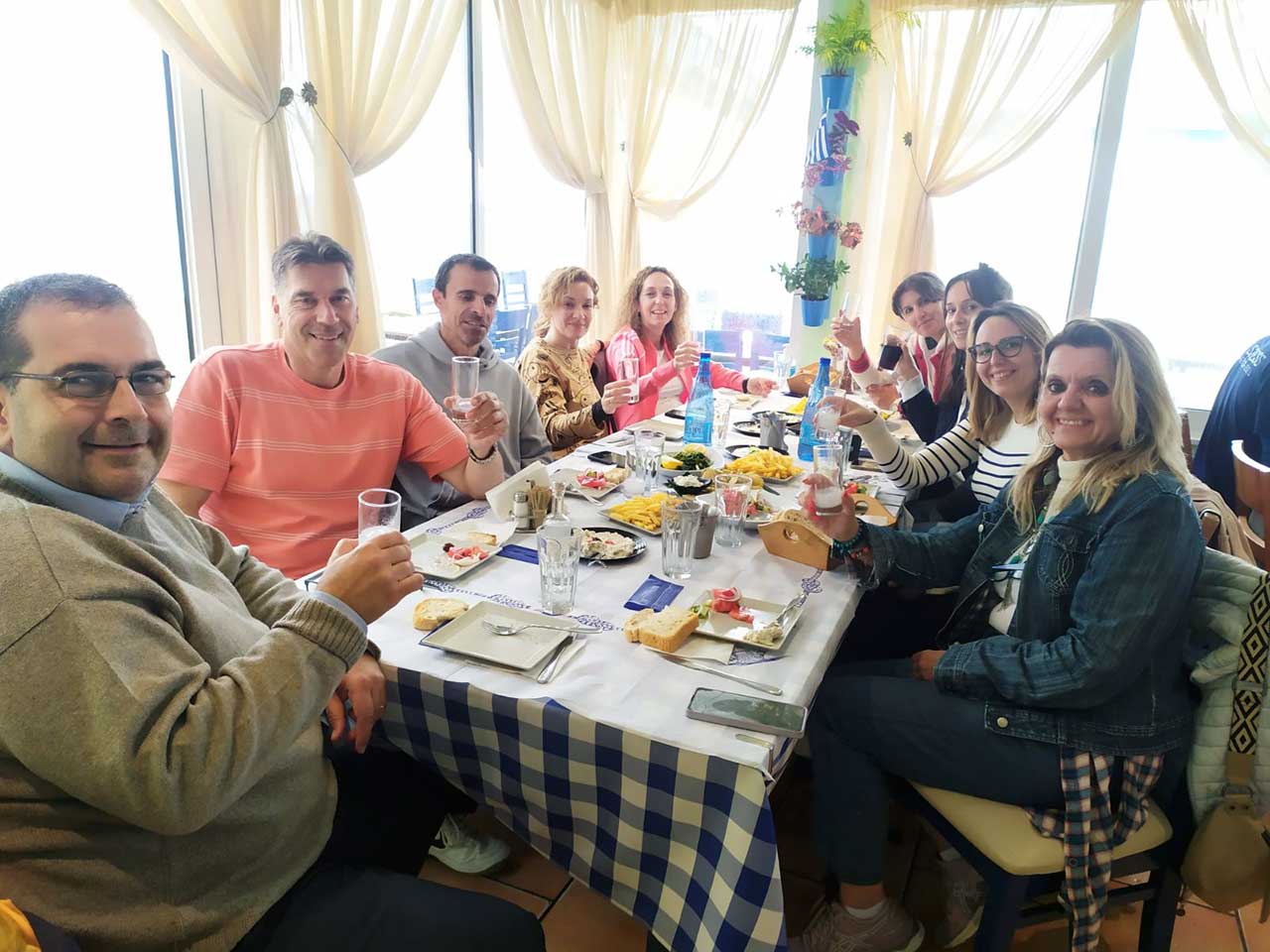 Υποδοχή Ισπανών   Γεύμα στην Κριθιά